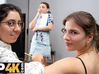 Снимает мастурбацию жены